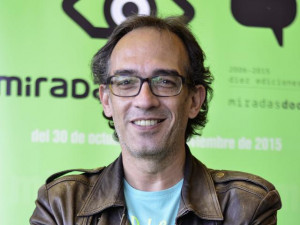 15-11-05_miradas_doc_luis_miranda_firma_sergio_hernandez_h