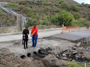 bruno_dominguez_y_mercedes_gonzalez_visitan_las_obras_en_la_carretera_de_las_higueritas2
