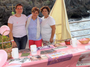 estand_dia_internacional_del_cancer_de_mama_en_alcala1