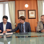 firma_convenio_cabildo-ayto_guia_de_isora_que_permite_ampliar_el_campo_de_futbol_de_chio