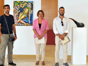 josefa_mesa_con_los_ganadores_del_xvi_premio_de_arte_isora