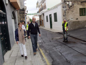 la_concejal_de_urbanismo_y_obras_mercedes_gonzalez_inspecciona_los_trabajos_3