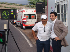 pedro_martin_alcalde_de_guia_de_isora_y_walter_delgado_presidente_de_la_escuderia_en_la_zona_de_salida_durante_una_edicion_anterior