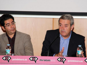 pedro_martin_y_aurelio_abreu_en_el_coloquio_de_la_muestra_documental_y_dependencia_en_miradasdoc_2013
