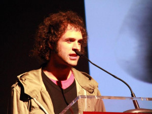 javier_babero_recogio_el_premio_al_mejor_corto_en_miradasdoc_2012-3