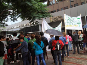 manifestacion_alumando_y_familias_del_ies_alcala_30_oct2