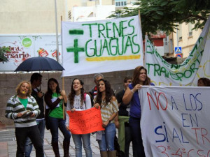 manifestacion_alumando_y_familias_del_ies_alcala_30_oct6