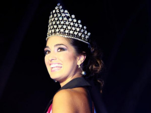victoria_alvarez_reina_de_las_fiestas-1