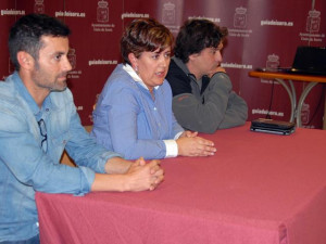 angeles_gonzalez_interviente_en_la_reunion_insular_de_tecnicos_de_juventud