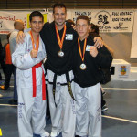 julio_dorta_centro_junto_a_raul_carlos_izq_y_a_borja_montesinos_der_con_sus_medallas_0