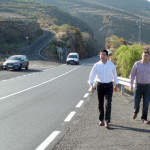 pedro_martin_y_javier_hernandez_junto_a_la_tf-82_en_el_acceso_a_acojeja